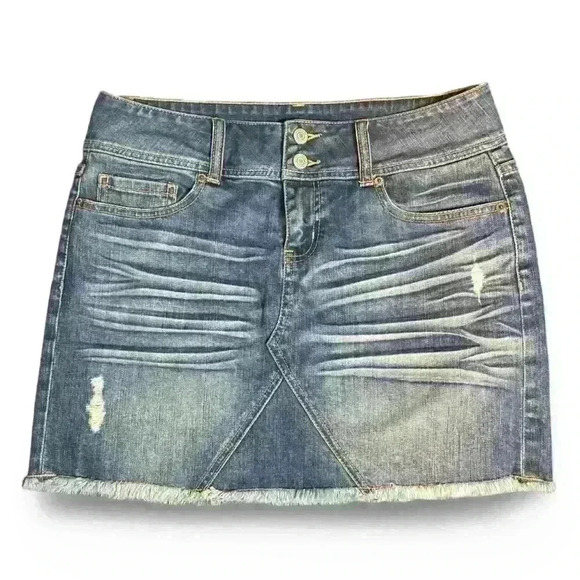 Victoria’s  Secret Denim Mini Skirt.  EUC Size 6 - Picture 1 of 4